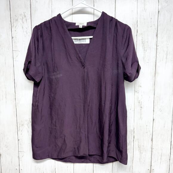 Wilfred Top Women Size XS Plum Vneck Button Short Sleeve Blouse Cuff Sleeves - Picture 1 of 8